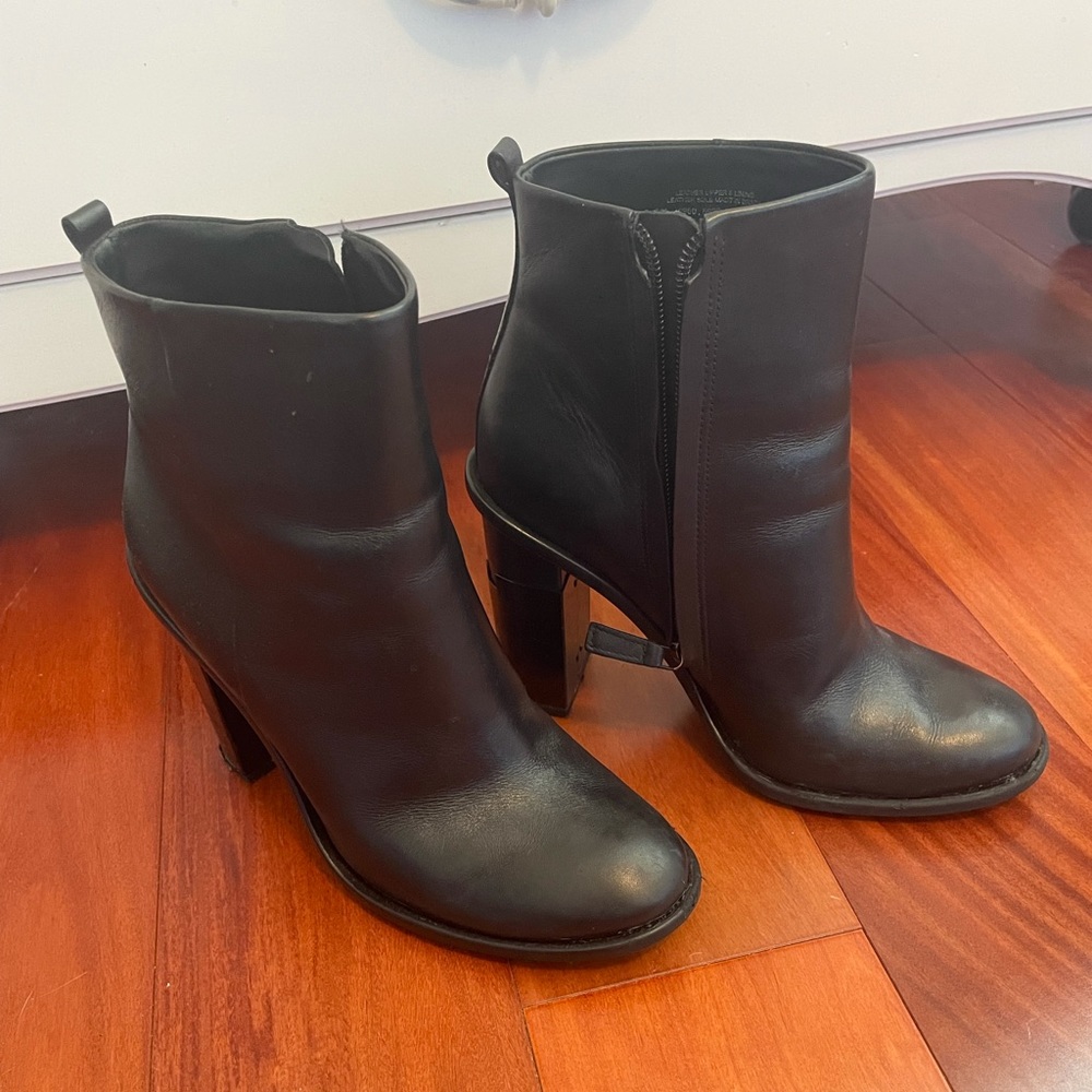 Tory Burch Heeled Boot